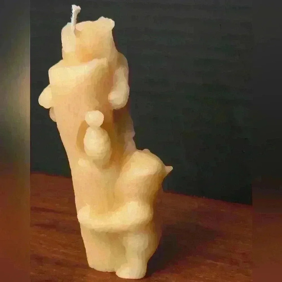 Handmade  Beeswax Bear Candle - Picture 4 of 7